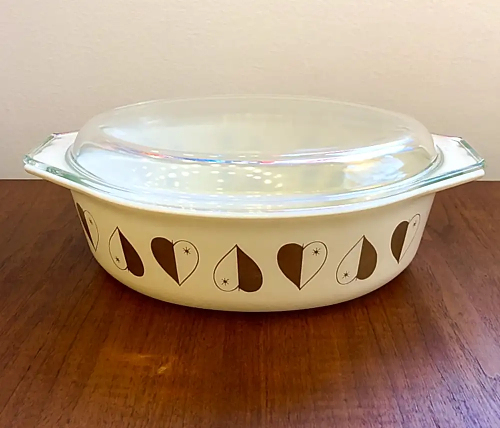Pyrex Golden Hearts covered casserole